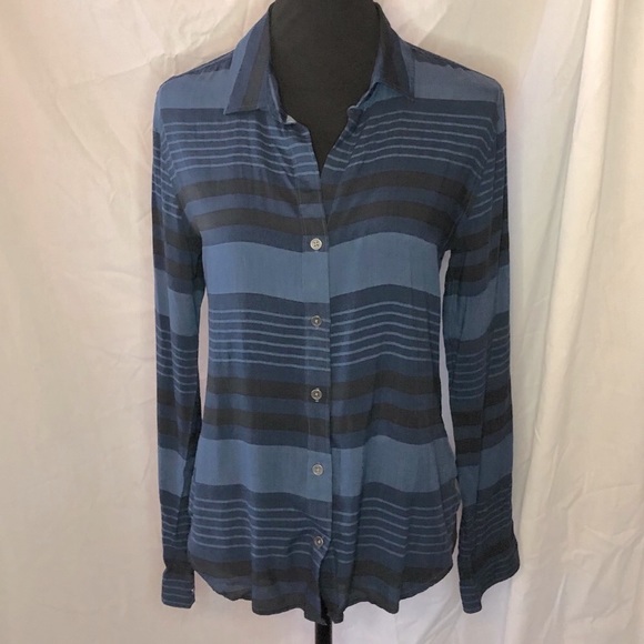cloth & stone Tops - Cloth & Stone blouse SZ Small